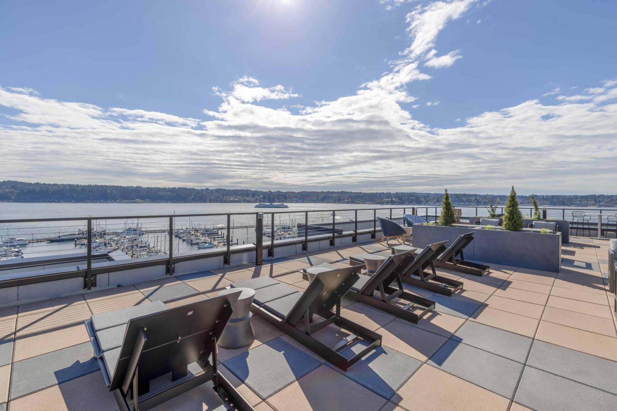 Marina Square Suites Bremerton Exterior photo